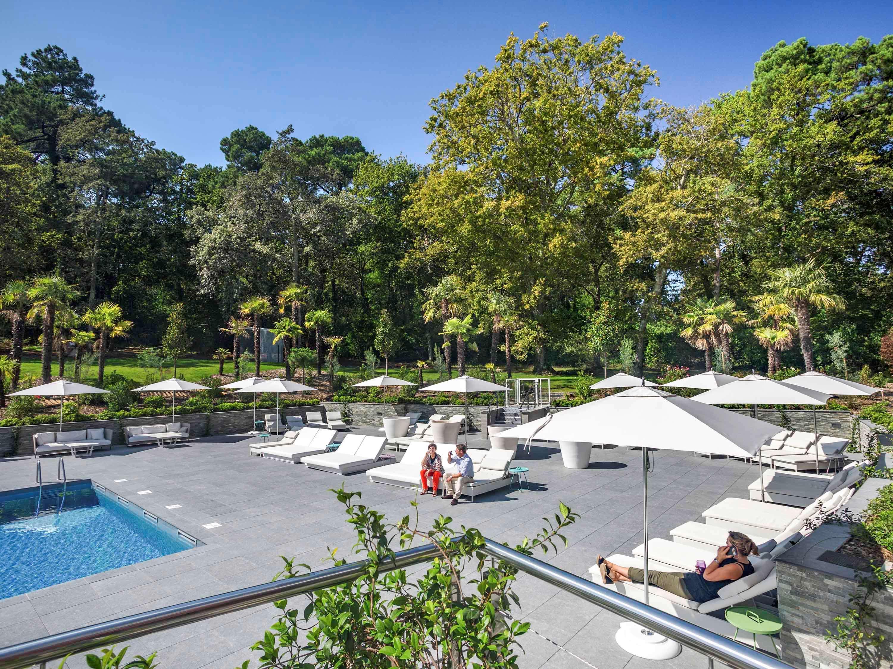Hotel Novotel & Biarritz 4*