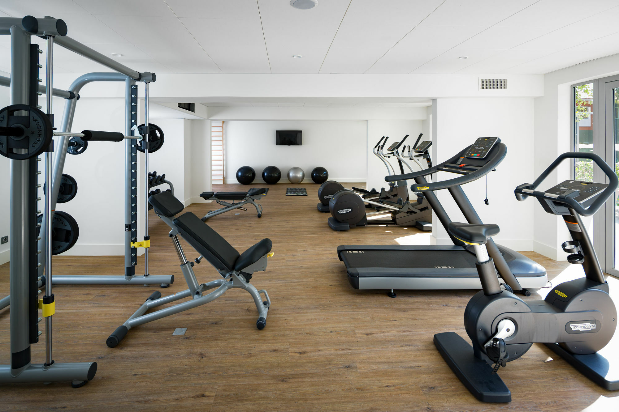 Hotel Novotel & Biarritz 4*